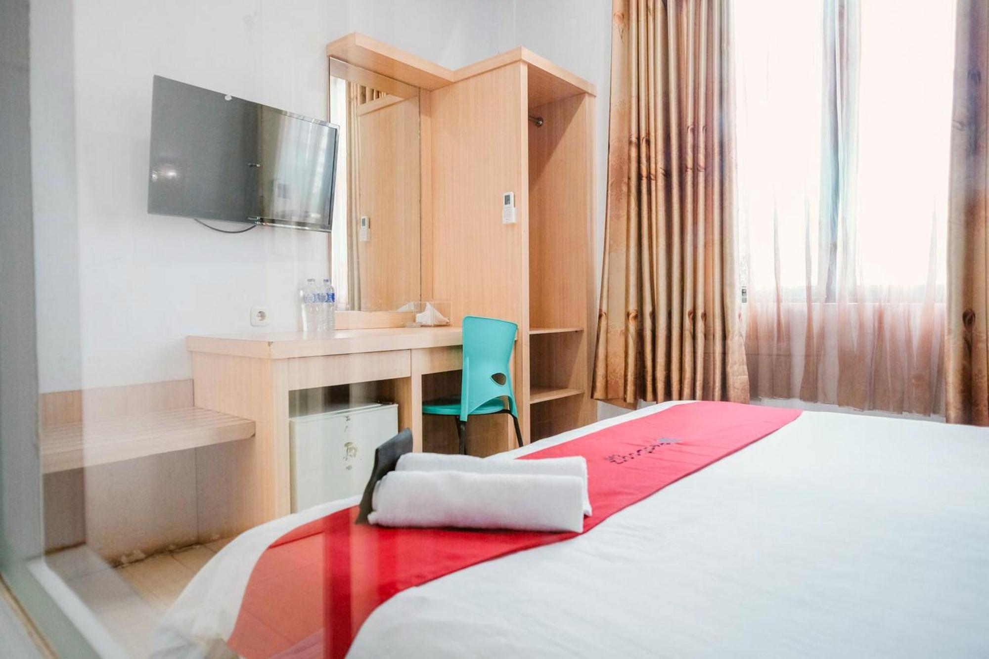 Reddoorz Premium At Hotel T-One Jambi Tanjungjohor Exterior photo